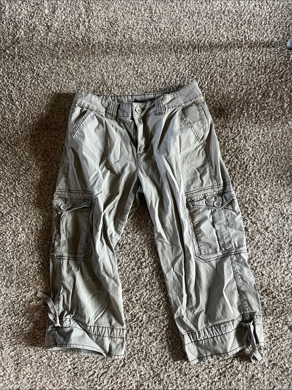 Jag Jeans Men's Cargo Capris in Light Gray